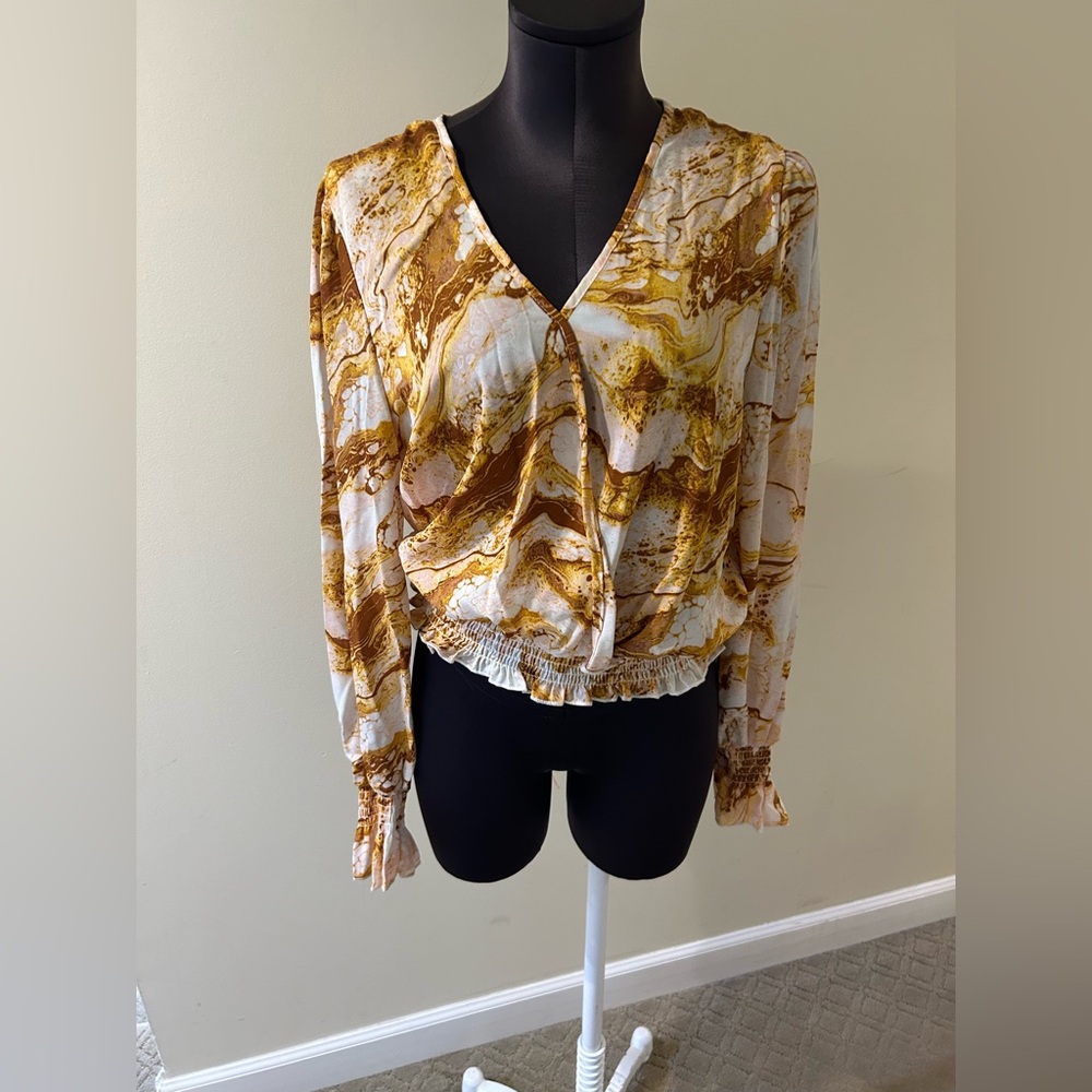 Ultra Flirt Gold and Cream Marble Print Blouse size XL